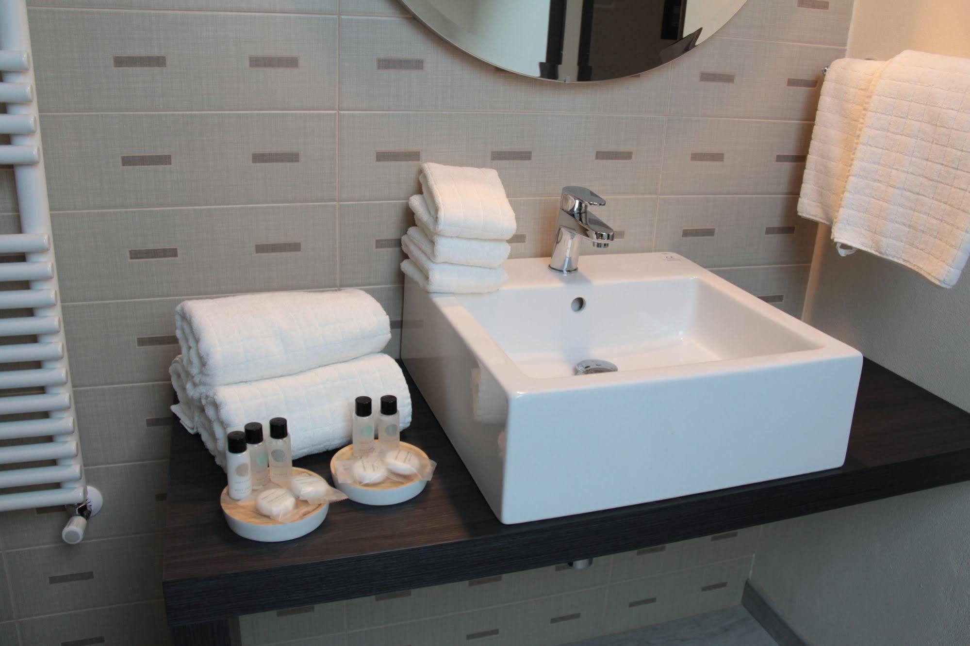 Thea Monza Hotel Екстериор снимка