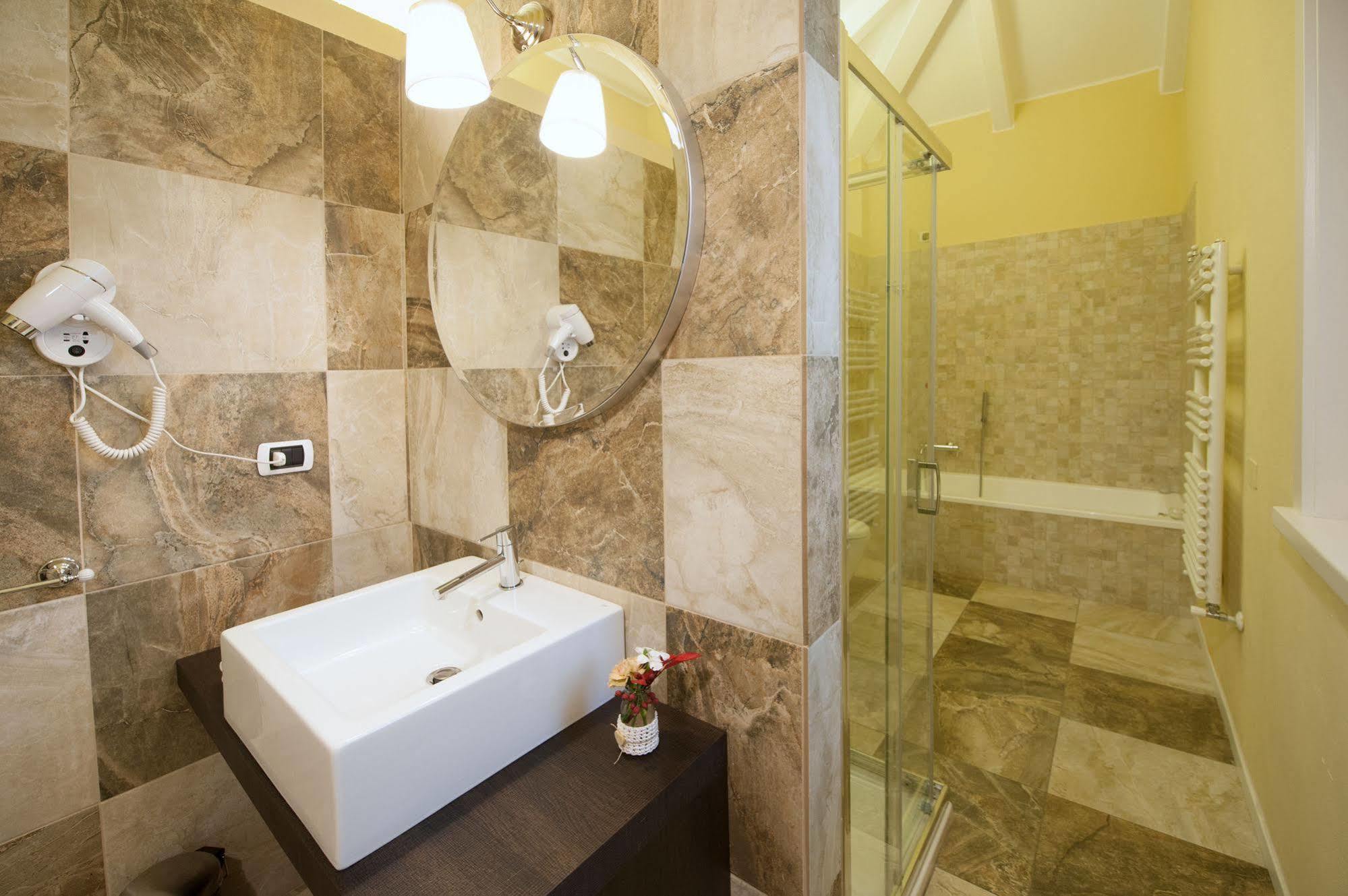 Thea Monza Hotel Екстериор снимка
